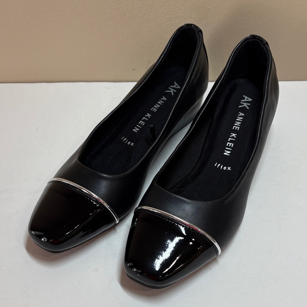 Anne Klein Black Patent Cap-Toe Shoe with Silver Accent, Low Wedge Heels 7.5